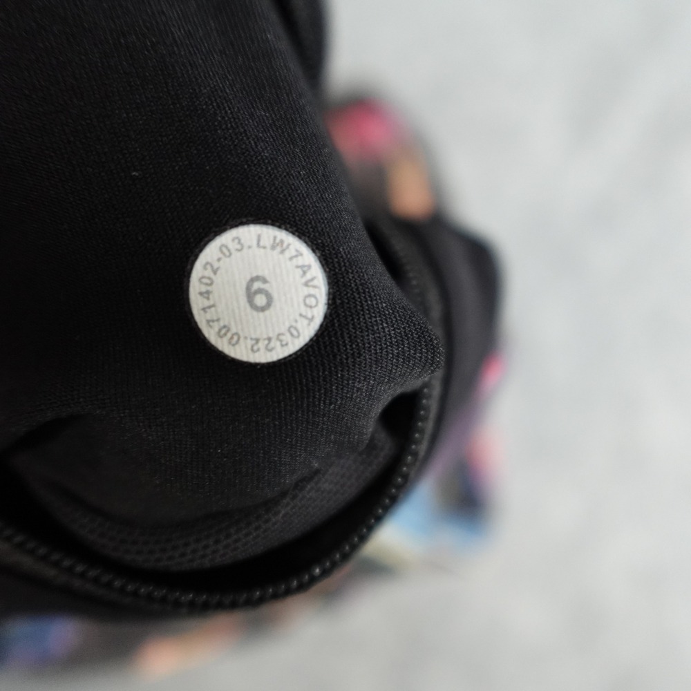 Lululemon Shorts Womens 6 Black Floral Speed Up Mid Rise 4" Long Athletic Run - Picture 7 of 9